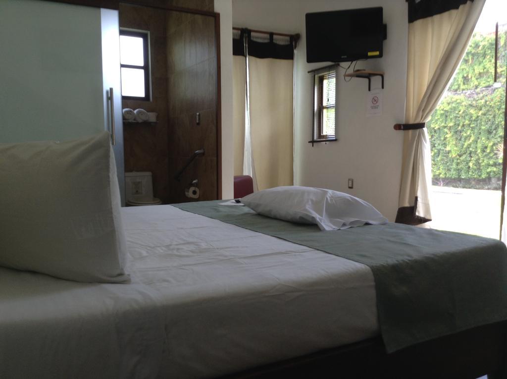 Villas De Brisas Cuernavaca Extérieur photo